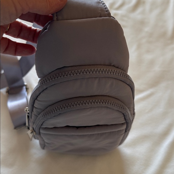 Mini sling back pack - Picture 3 of 10